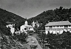 Манастир Свете Тројица Пљевља кроз историју Манастир Свете Тројице као историјски духовни центар Пљеваља. Архитектура Манастира Свете Тројице у Пљевљима као сведочанство вековне православне традиције