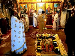 Његово Високопреосвештенство Архиепископ и Митрополит милешевски г. Атанасије служио је у понедељак 13. априла 2026. године, на Васкршњи понедељак, Свету архијерејску Литургију у манастиру Свете Тројице код Пљеваља. Саслуживали су настојатељ манастира игуман Зосима, сабрат манастира Светог Архангела Михаила у Ђурђевића Тари јеромонах Матеј и протођакон Иван Савић